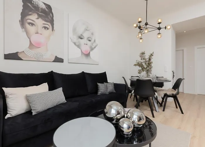 Fashionable City Center Apartment By Noclegi Renters